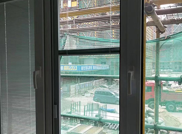 百叶玻璃